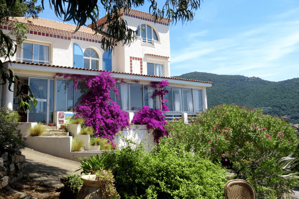 Azur Hotel
